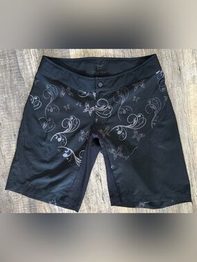 Cuore Of Switzerland Women’s Size Medium Mountain Biking Short Black Butterfly